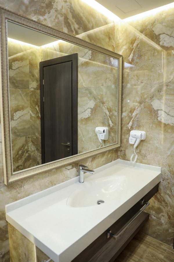 Bourbon Boutique Hotel Jereván Kültér fotó